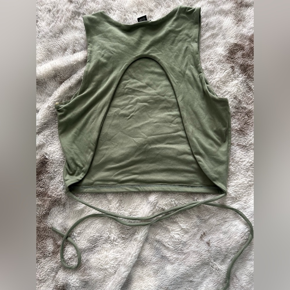 Rue21 Green Sleeveless Cut Out Tank Top